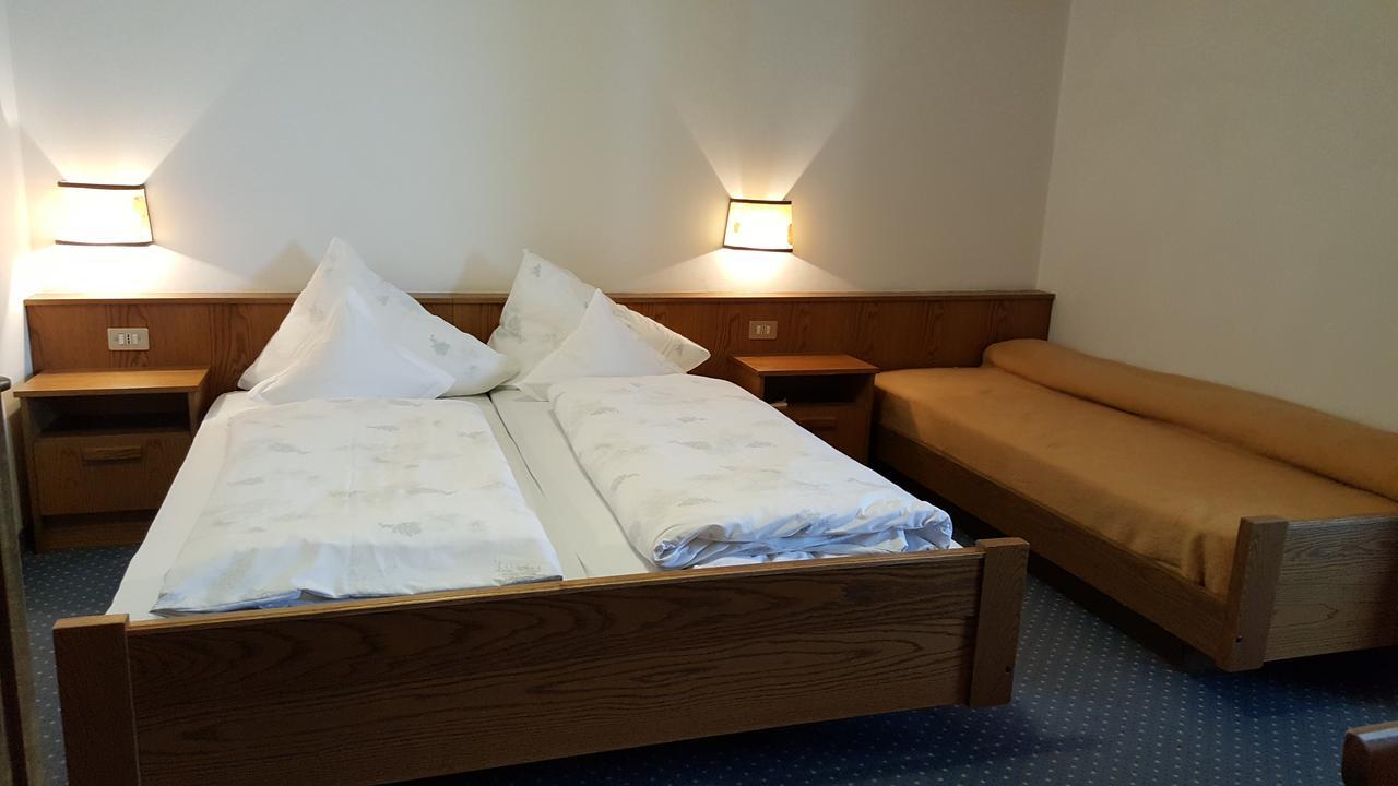 Hotel Pension Moarhof Vallarga Exterior photo